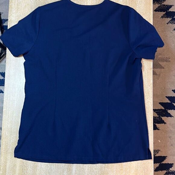 Figs Casma Three-Pocket scrub top - Picture 4 of 5